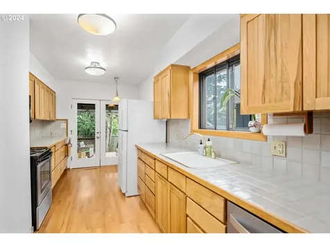 2353 Se 52nd Avenue Portland OR 97215
