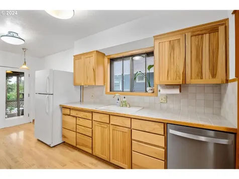 2353 Se 52nd Avenue Portland OR 97215