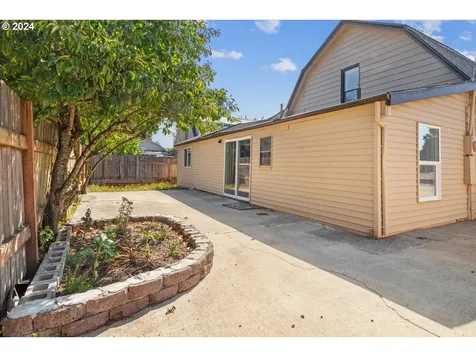 415 SW Monroe Street Sheridan OR 97378