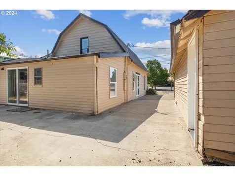 415 SW Monroe Street Sheridan OR 97378