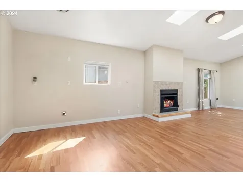 415 SW Monroe Street Sheridan OR 97378