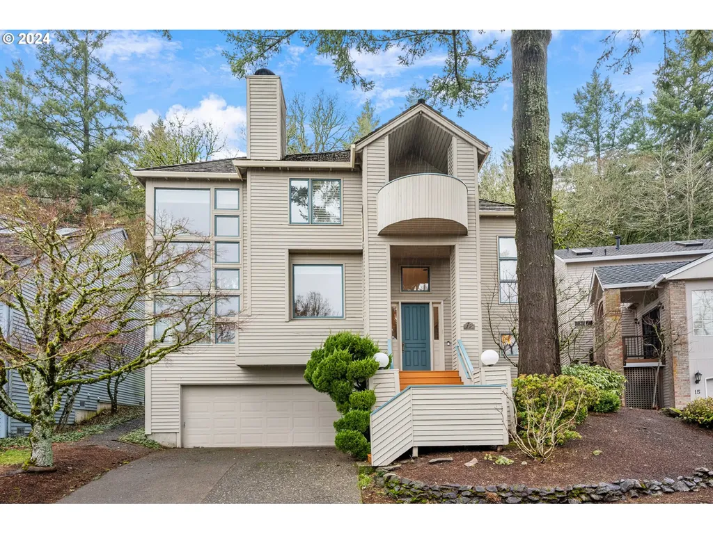 17 Spinosa Lake Oswego OR 97035