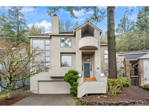 17 Spinosa Lake Oswego OR 97035