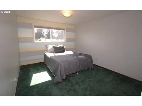 16919 NE Davis Street Portland OR 97230