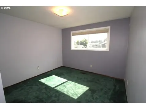 16919 NE Davis Street Portland OR 97230