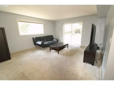 16919 NE Davis Street Portland OR 97230