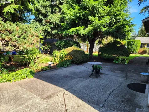 16919 NE Davis Street Portland OR 97230