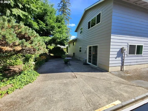 16919 NE Davis Street Portland OR 97230