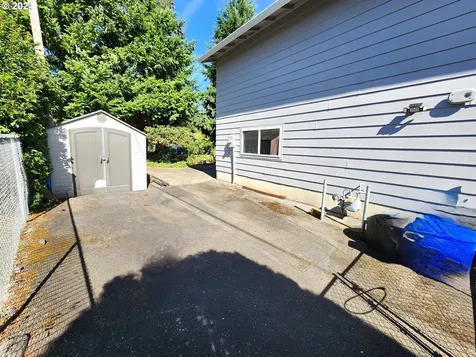 16919 NE Davis Street Portland OR 97230