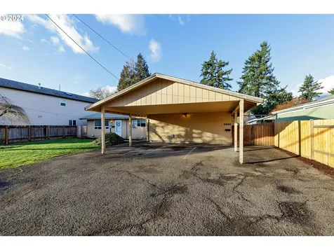5503 Se Flavel Street Portland OR 97206