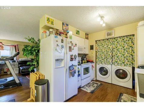 5503 Se Flavel Street Portland OR 97206