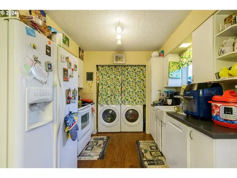 5503 Se Flavel Street Portland OR 97206