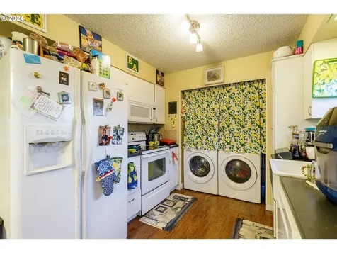 5503 Se Flavel Street Portland OR 97206