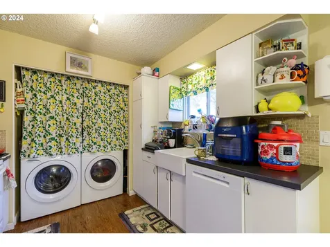 5503 Se Flavel Street Portland OR 97206