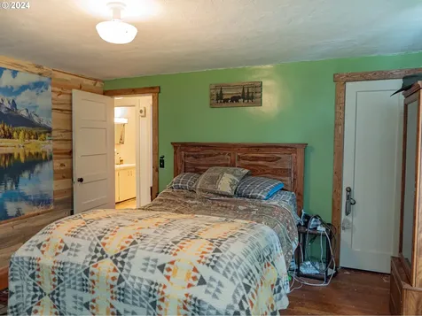 212 7th Avenue Sweet Home OR 97386