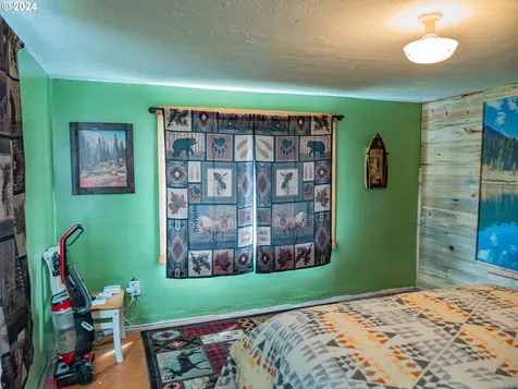 212 7th Avenue Sweet Home OR 97386