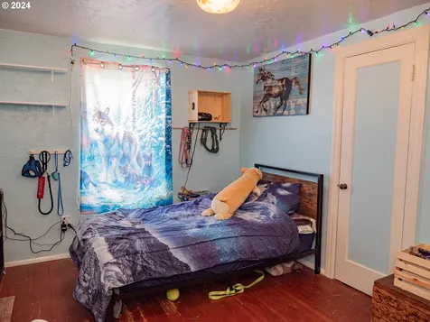212 7th Avenue Sweet Home OR 97386