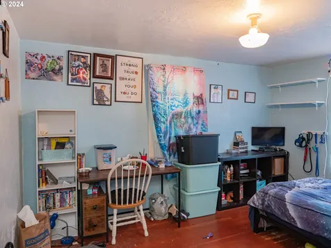212 7th Avenue Sweet Home OR 97386