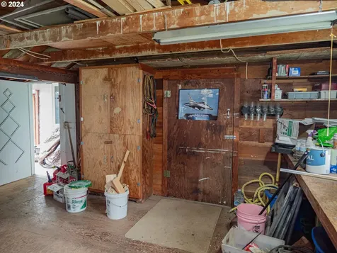 212 7th Avenue Sweet Home OR 97386