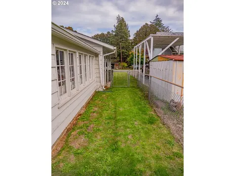 212 7th Avenue Sweet Home OR 97386