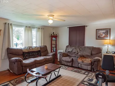 212 7th Avenue Sweet Home OR 97386