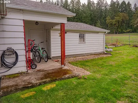 212 7th Avenue Sweet Home OR 97386