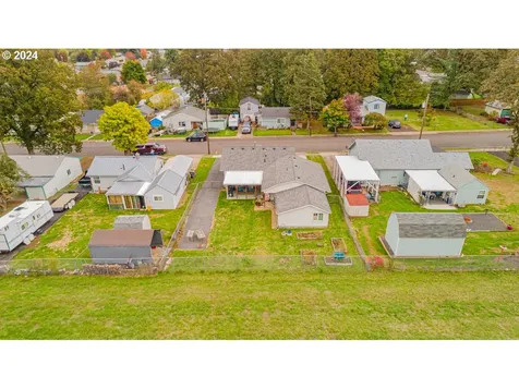 212 7th Avenue Sweet Home OR 97386
