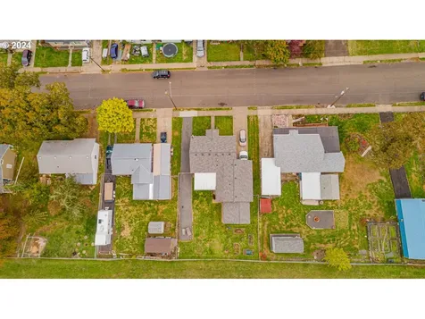 212 7th Avenue Sweet Home OR 97386