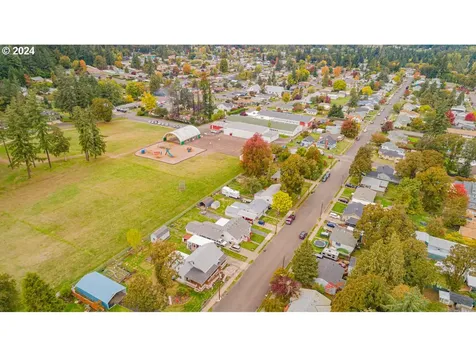 212 7th Avenue Sweet Home OR 97386