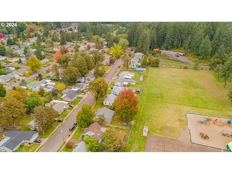 212 7th Avenue Sweet Home OR 97386
