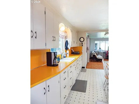 212 7th Avenue Sweet Home OR 97386