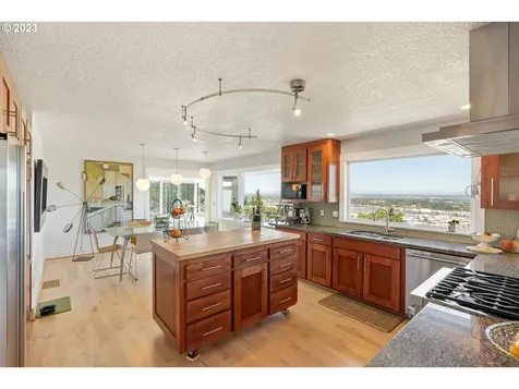 584 NW Macleay Boulevard Portland OR 97210
