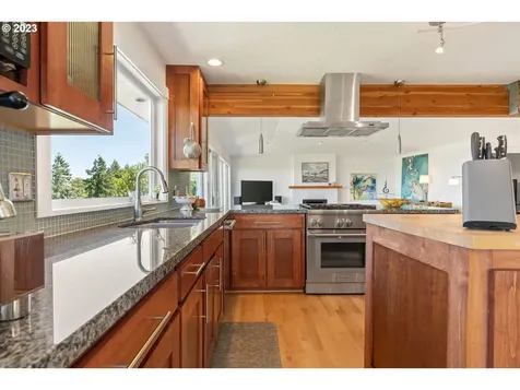 584 NW Macleay Boulevard Portland OR 97210