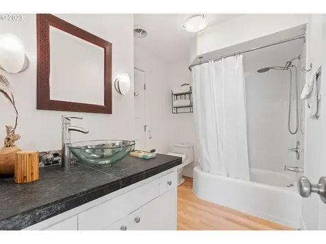 584 NW Macleay Boulevard Portland OR 97210