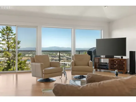 584 NW Macleay Boulevard Portland OR 97210