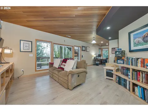 8217 SW Liz Place Beaverton OR 97007