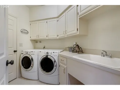 2365 Heath Street S Salem OR 97302