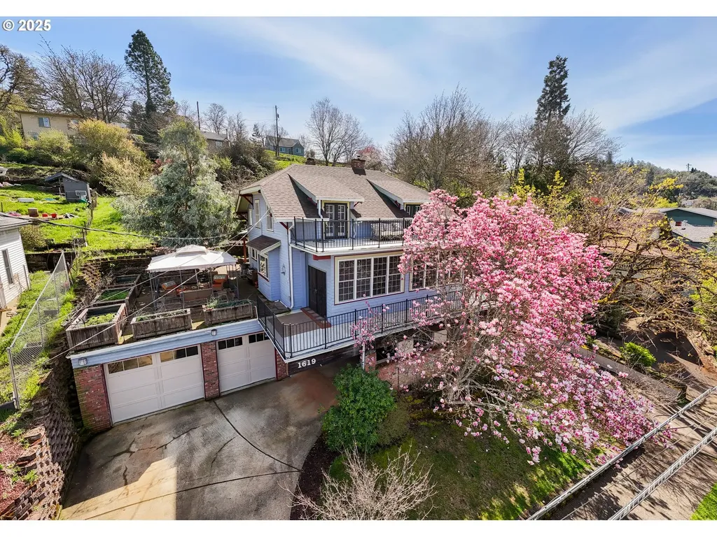 1619 SE Main Street Roseburg OR 97470