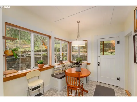 1619 SE Main Street Roseburg OR 97470