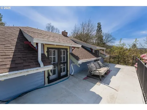 1619 SE Main Street Roseburg OR 97470