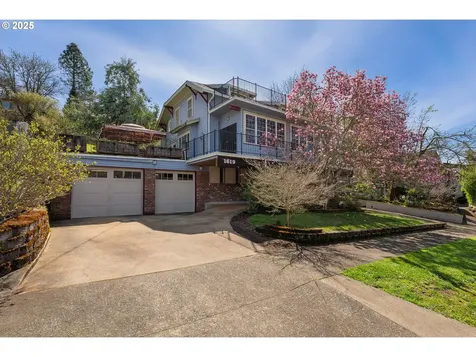 1619 SE Main Street Roseburg OR 97470