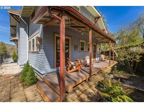 1619 SE Main Street Roseburg OR 97470