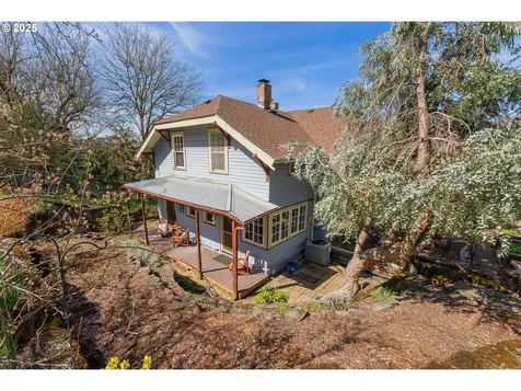 1619 SE Main Street Roseburg OR 97470