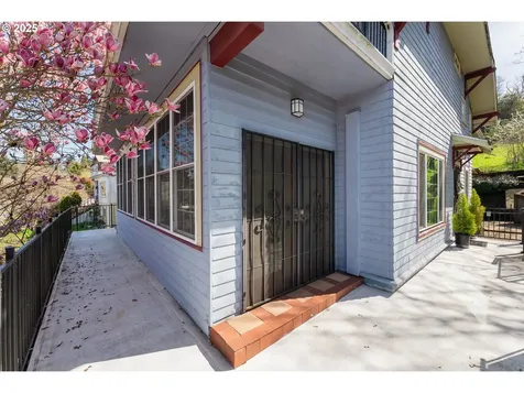 1619 SE Main Street Roseburg OR 97470