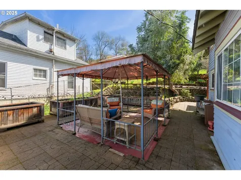 1619 SE Main Street Roseburg OR 97470