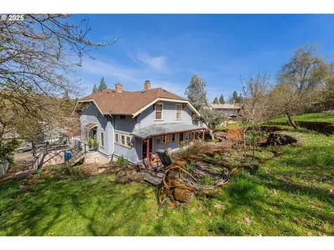 1619 SE Main Street Roseburg OR 97470