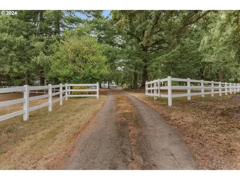 18535 S Schuebel Lane Beavercreek OR 97004