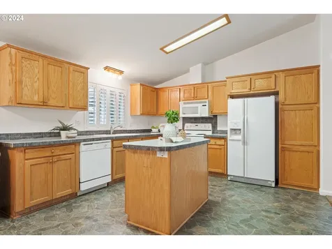 18535 S Schuebel Lane Beavercreek OR 97004