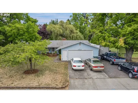 1517 SE Spruce Street Hillsboro OR 97123