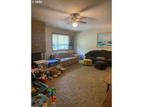 1517 SE Spruce Street Hillsboro OR 97123
